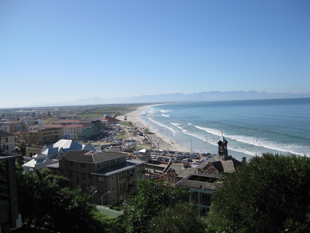 Seaview Apartment In Muizenberg Exterior photo